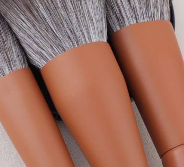 סט מברשות איפור מקצועיות *שיערות משי אנטיבקטריאליות | 10 מברשות - Be La Belle CosmeticsBe La Belle Cosmetics